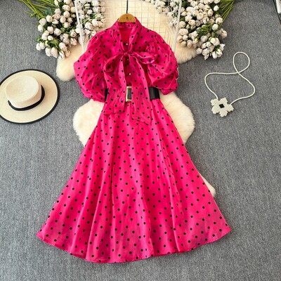 EWQ modna haljina s remenom s točkastim printom za žene, haljine s mašnom na vezanje i skupljenim strukom, kratkih rukava, novo ljeto 2024., 27X200