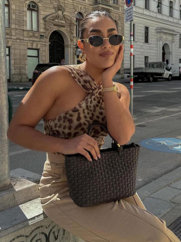 Moeloomade mustriga varrukateta bodi naistele 2024. aasta suvine ebaregulaarne seksikas One Pieces leopardi kombinesoon Summer Lady tänavarõivad