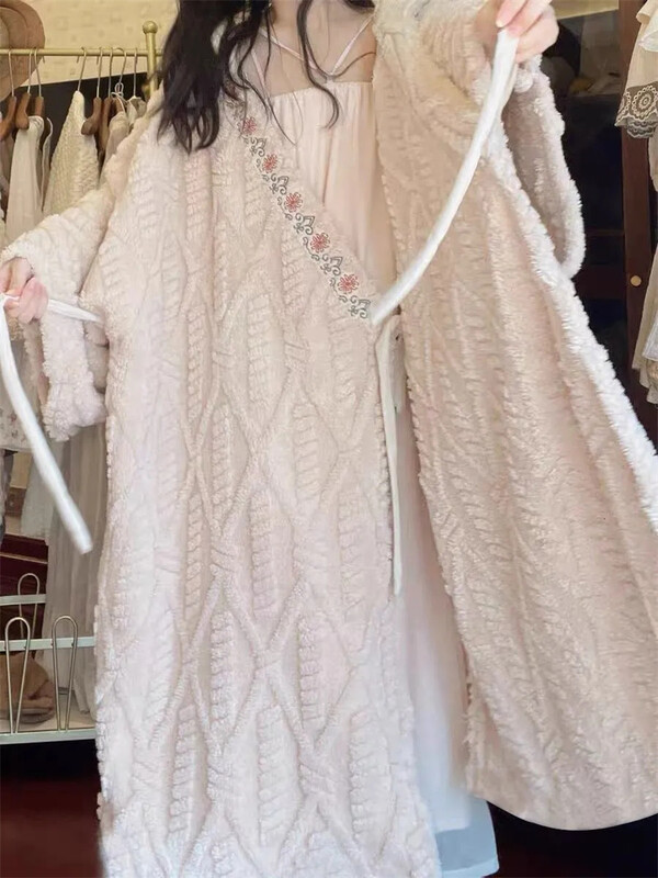 Talvine plüüspaksendatud öösärk, 2023, uus liibuv pidžaamad, naiste pikk keep, mis kannab sooja hommikumantlit, hea välimusega