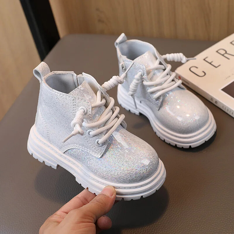 Nove jednostavne neklizajuće čizme za djevojčice iz 2023. Sjajne jednobojne dječje kratke čizme princeze Neklizajuće modne ležerne dječje cipele