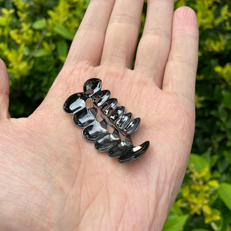 RACHELZ Hip Hop Black Fangs Tooth Grillz 14K златно покритие 6/6 Teeth Caps Decor Dental Grills For Men Women Halloween Jewelry