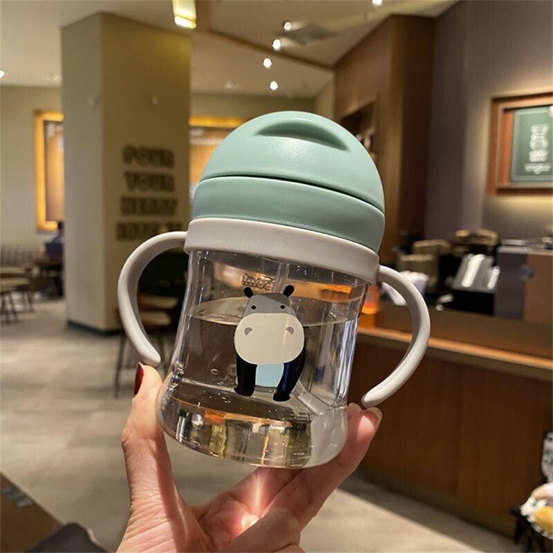 Hordozható mini baba csésze vállal Kényelmes Kawaii iskolai szalmakupa tejesüveg etetőpalack gyerekeknek gyerekeknek