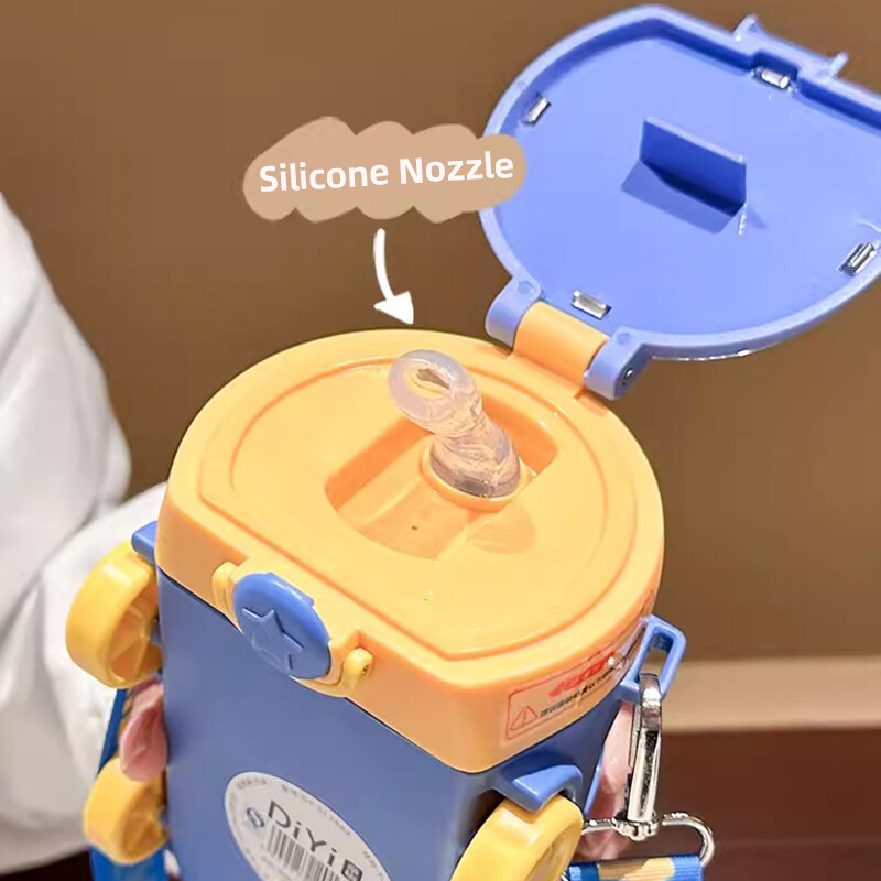 Sticlă de plastic drăguță de desene animate de 550 ml cu paie, submarin de capacitate mare pentru copii, ceașcă cu apă tritan, sticlă de apă pentru școală de grădiniță