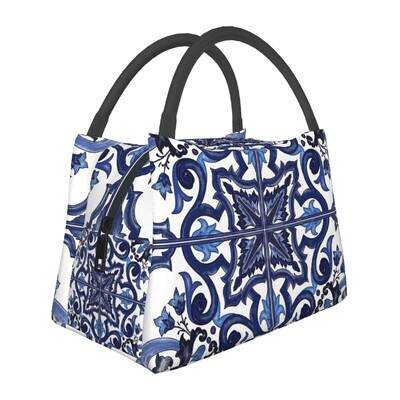 Sinine ehitud lilleline Vahemere Sitsiilia plaatidest lõunakotid isoleeritud Bento Box kaasaskantav lõunakott naiste laste koolile