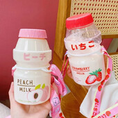 Sticlă de apă din plastic de iaurt de 450 ml cu curea Cutie drăguță Kawaii Tour Sticla de lapte pentru băut fructe Sticla portabilă rezistentă la scurgeri