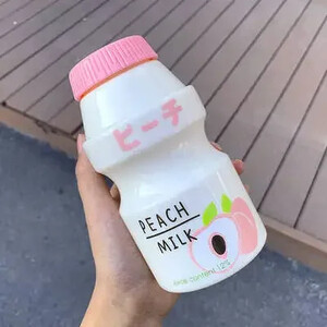 Sticlă de apă din plastic de iaurt de 450 ml cu curea Cutie drăguță Kawaii Tour Sticla de lapte pentru băut fructe Sticla portabilă rezistentă la scurgeri