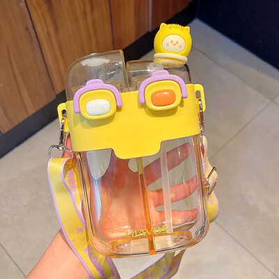 Suure mahutavusega joogipudel, kahe prügikastiga plastikust kõrretass lastele kaasaskantav veepudel koos kauni multifilmiga