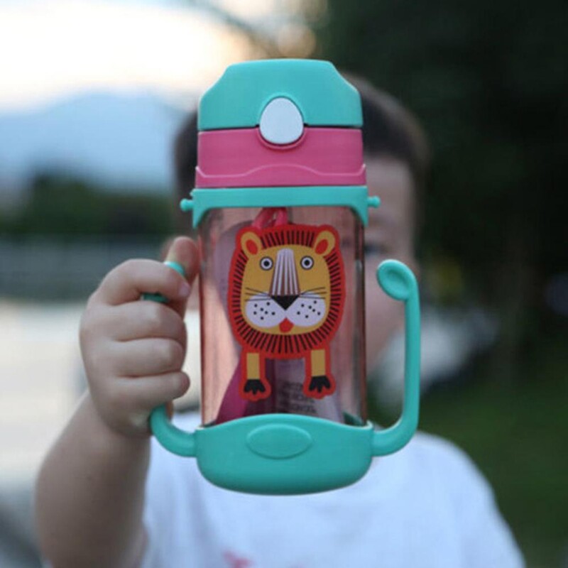 Ново пристигане Детски анимационни бутилки за вода за пиене Без BPA Пластмасова слама Детска бутилка Детски чайник Преносима спортна бутилка