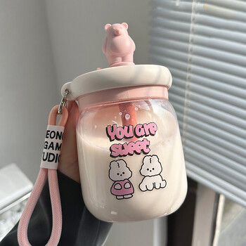 Бутилка за вода Kawaii Bear Jumbo Boba 800 ml Сладка пластмасова бутилка за чай с мехурчета за пътуване Преносима бутилка за напитки със стикер Сламка Без BPA