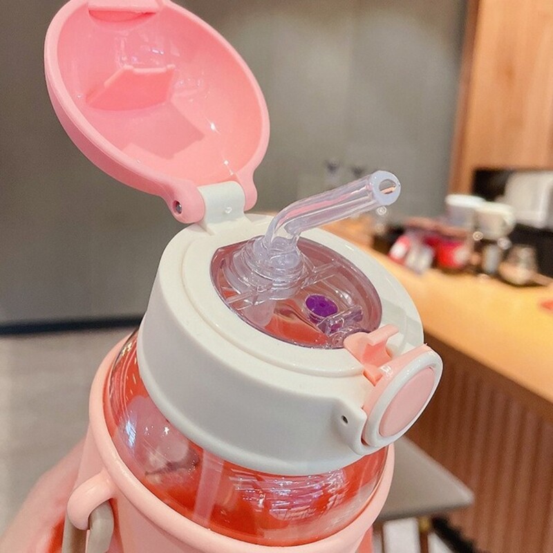Sticla de apă cu urs de desene animate din plastic 620 ML ceașcă cu paie pentru copii de capacitate mare, ceașcă portabilă cu apă pentru sport, etanșă, școală, băieți, fete