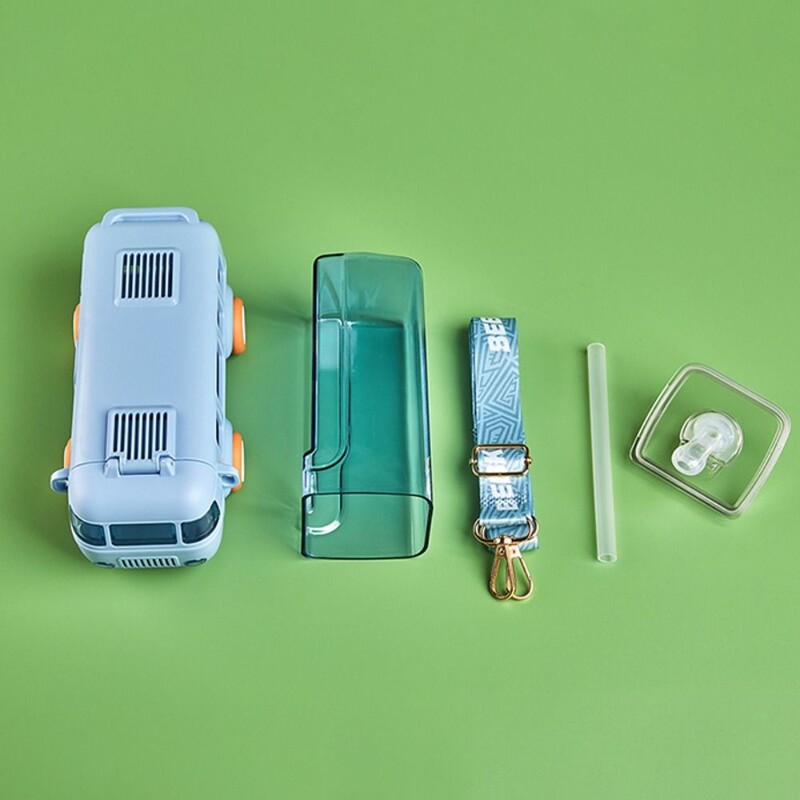 Armas beebibussi veepudel Väike vedur plastikust laste õlgedest veetass koos rihmadega Spordivee tassi suvi