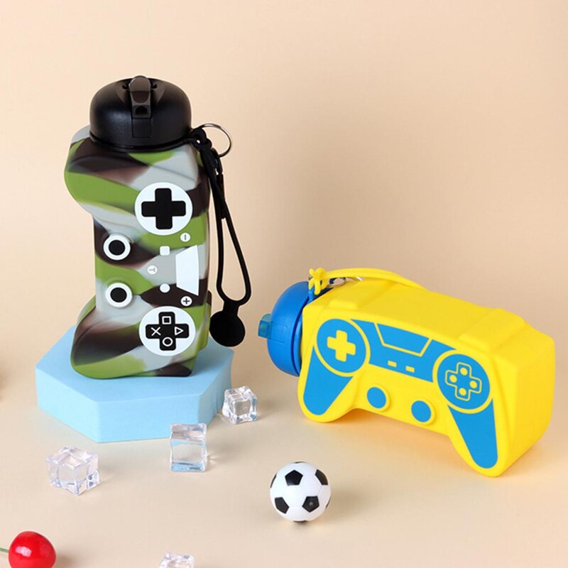 600 ml spordipudel kokkupandav mängukonsooli kujuga reisikooli lastele õpilaste veepudel randmepaelaga silikoonist veepudel
