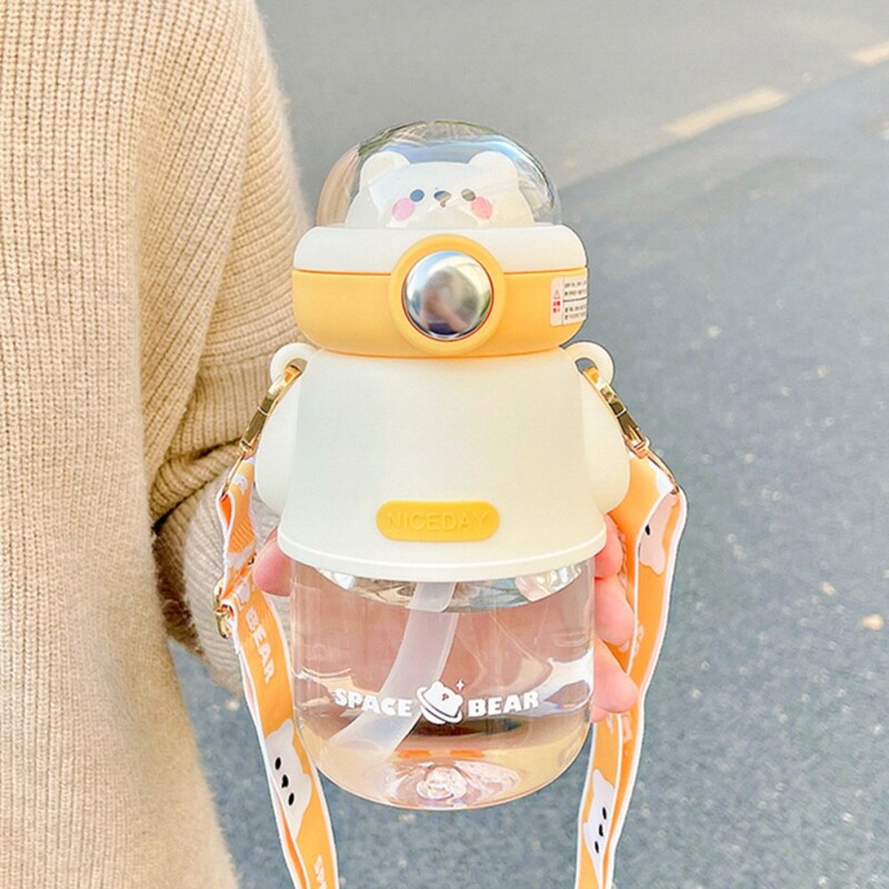 650ml suure mahutavusega laste veekõrre pudel suvine õpilase loominguline ruum karu kujuga reguleeritava rihmaga armas magus pudel