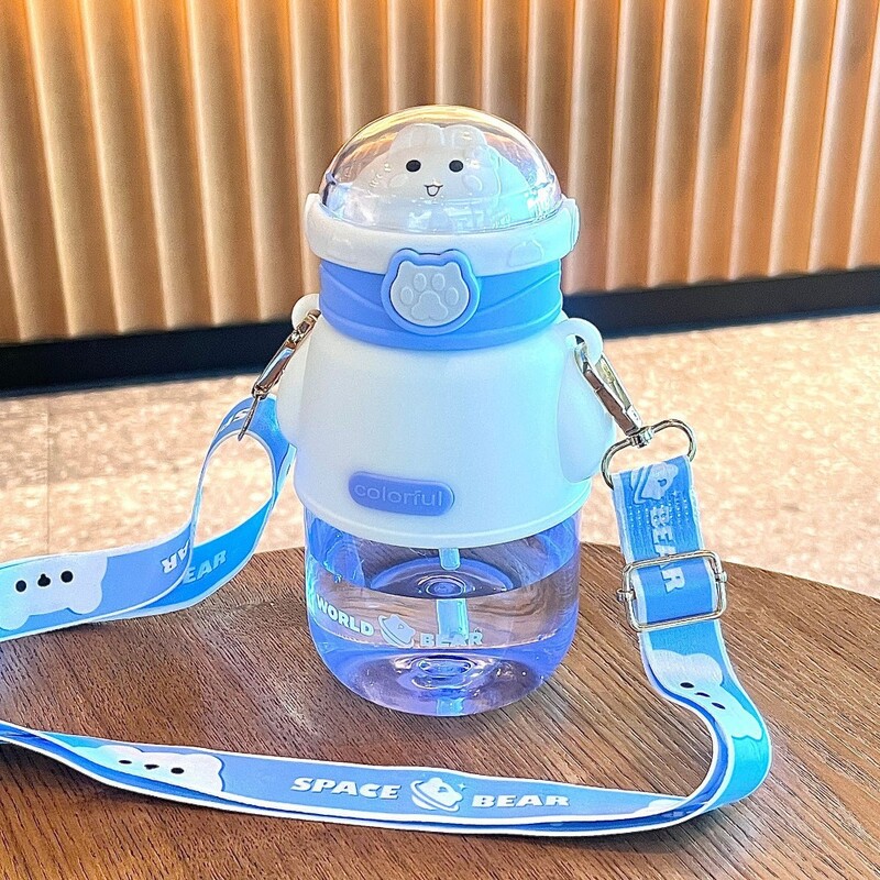 650ml suure mahutavusega laste veekõrre pudel suvine õpilase loominguline ruum karu kujuga reguleeritava rihmaga armas magus pudel