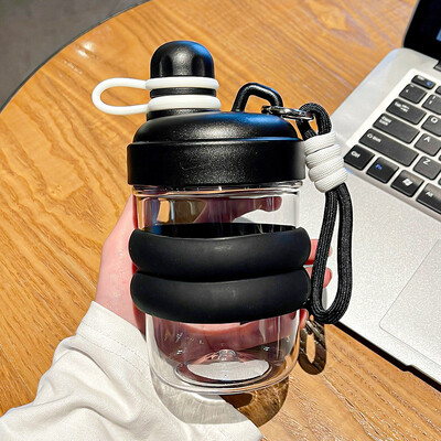 Sticlă de apă din plastic transparent de vară pentru femei, fete, modă simplă, ceașcă portabilă cu apă potabilă directă, cu manșon din silicon