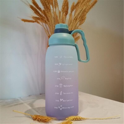 Cană de apă cu paie de mare capacitate portabilă de culoare gradient cu autocolante pentru marcator de timp Sticla de apă pentru copii pentru școală transparentă