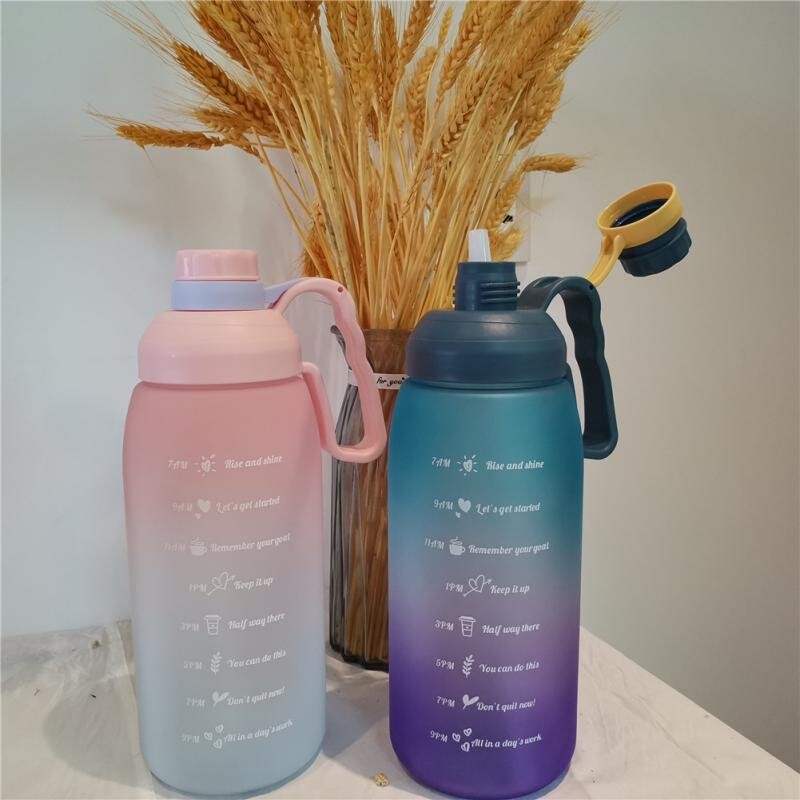 Cană de apă cu paie de mare capacitate portabilă de culoare gradient cu autocolante pentru marcator de timp Sticla de apă pentru copii pentru școală transparentă