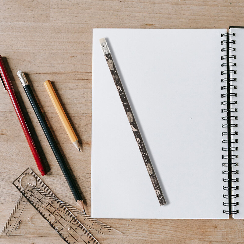 30 vnt. grafito pieštukai, tapyba Helovino vaikams, trintukai, piešimas, milžiniškas vaikų eskizas