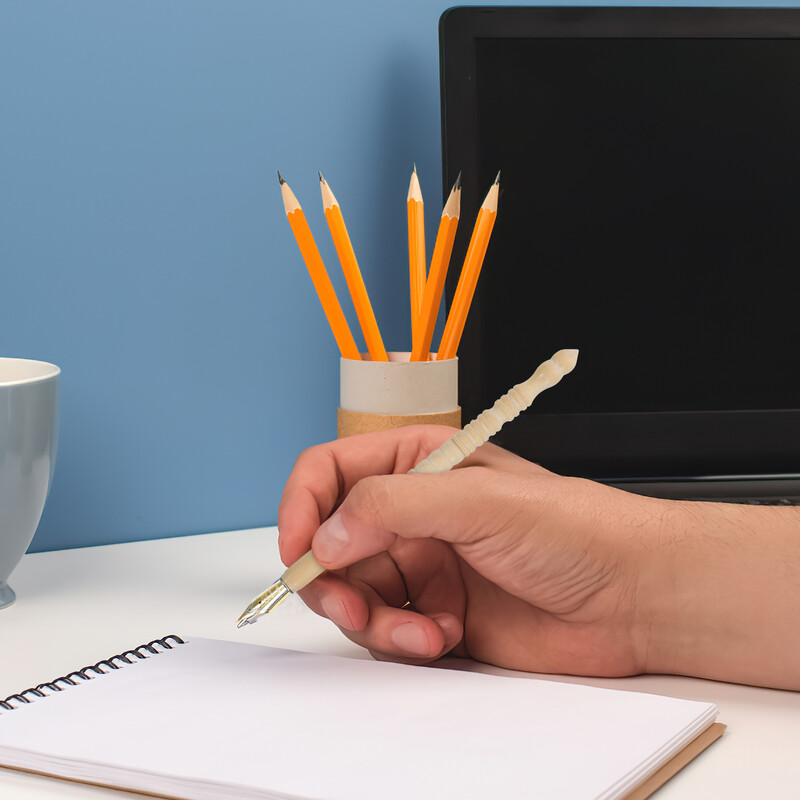 Bambusest pliiatsi pikendiga värvipliiatsi pikendusega mitmeotstarbeline bambusest pliiatsipikendus õpilastele