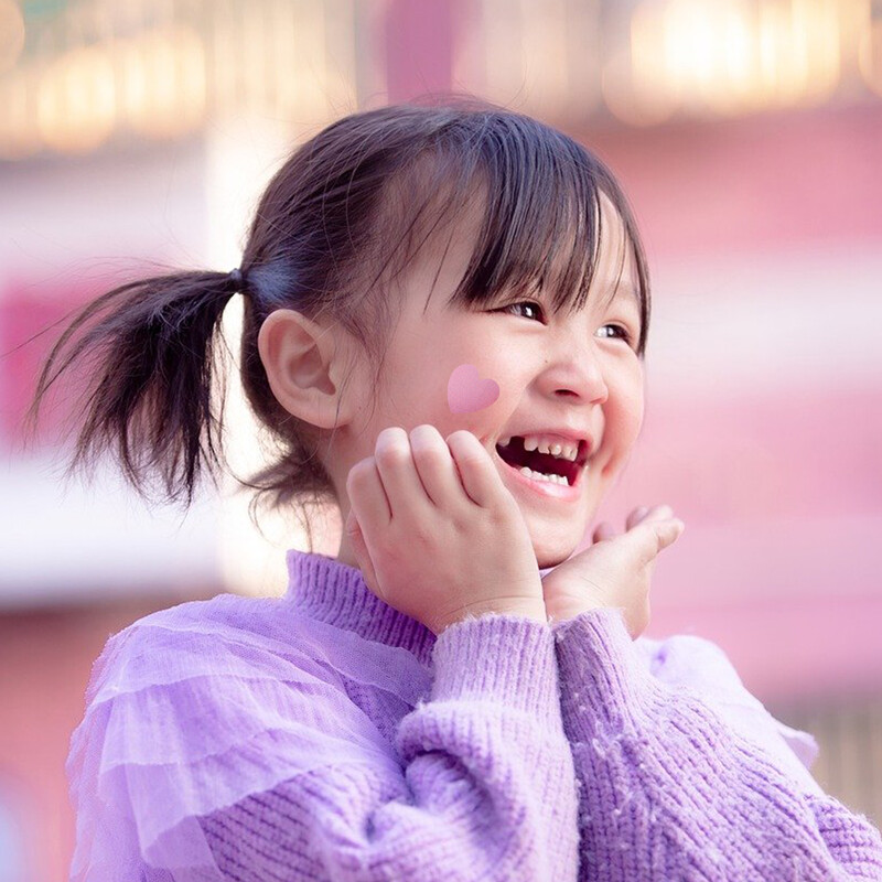 500 tk Glitter Heart kleebis päevitamiseks päevitamiseks kleebis Keha päevitav südame päikesekaitsekreem keha päevitamiseks.