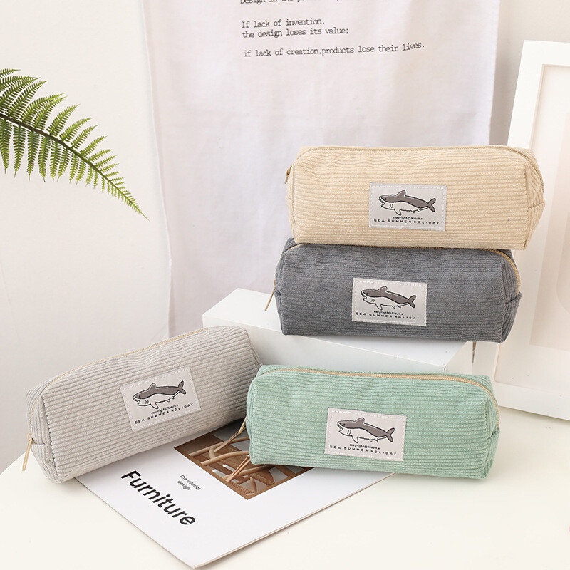 Hai täidisega pliiatsikarp kooliõpilaste kirjatarbeks