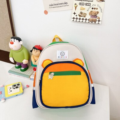 Lasteaia algklassiõpilase koolikott armas multikas armas karupoisi ja tüdruku seljakott