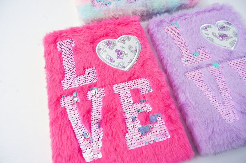 Armas LOVE Sequin Plush märkmik tüdrukutele Käsiraamatu päeviku raamatuplaneerija lastele Üliõpilaskooli visandivihik Kirjatarvete kingitus