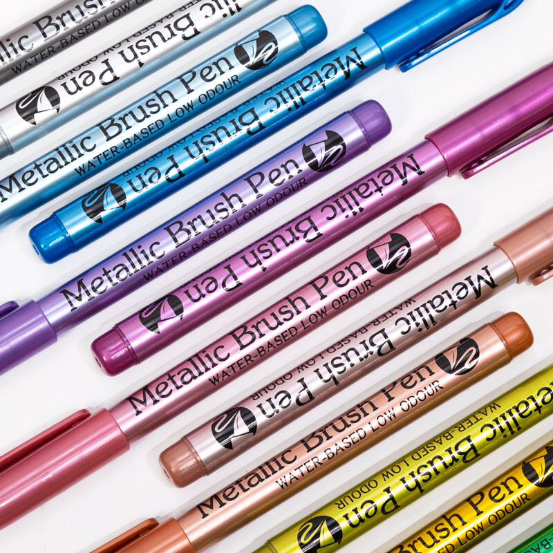 Metallist markerpliiatsid Värvilised hõbedased kullavärvi pliiatsid musta paberi, klaasi, kivimaalimise, isetegemise väljalõigete albumi jaoks