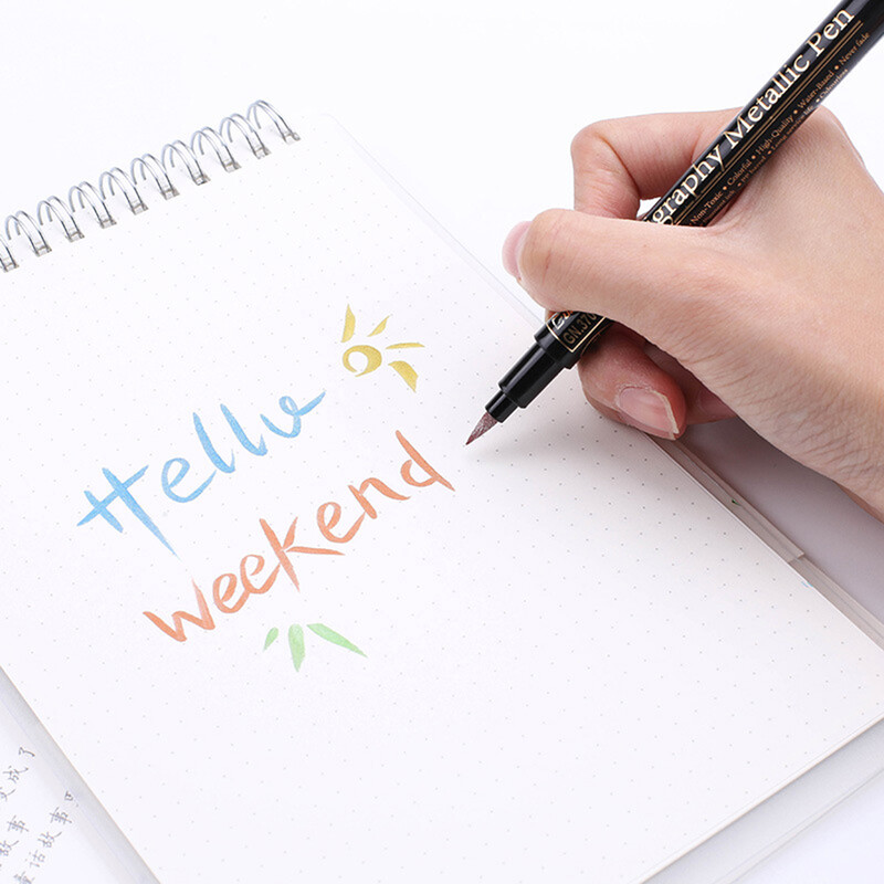 12 värvi metallik markerid värvid pliiatsid Kunst püsivad kirjutamismarkerid paberile kiviklaasist seinakunsti marker pliiats