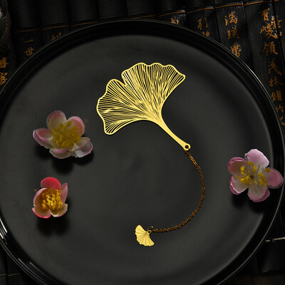 Peened õõnsad metallist järjehoidjad kullavärvi lehtede veeni lootose kujuga raamatumärgid tutiga kirjatarvetega õpilaste lugemistarvetega