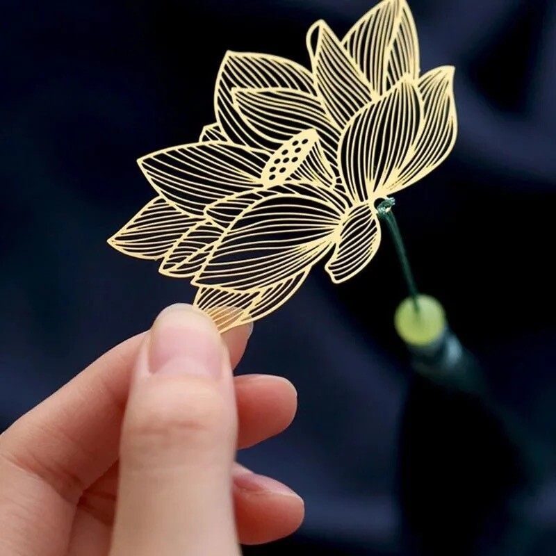 Peened õõnsad metallist järjehoidjad kullavärvi lehtede veeni lootose kujuga raamatumärgid tutiga kirjatarvetega õpilaste lugemistarvetega