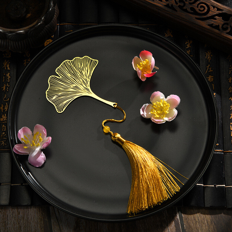 Peened õõnsad metallist järjehoidjad kullavärvi lehtede veeni lootose kujuga raamatumärgid tutiga kirjatarvetega õpilaste lugemistarvetega