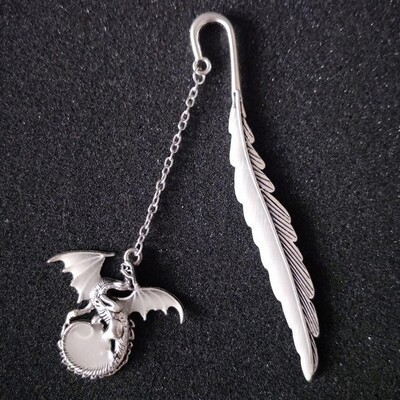 Vintage metallist järjehoidjad Helendav sulgede disain lendava lohega Järjehoidja Armsad loomad Järjehoidja ripats Kirjatarbed