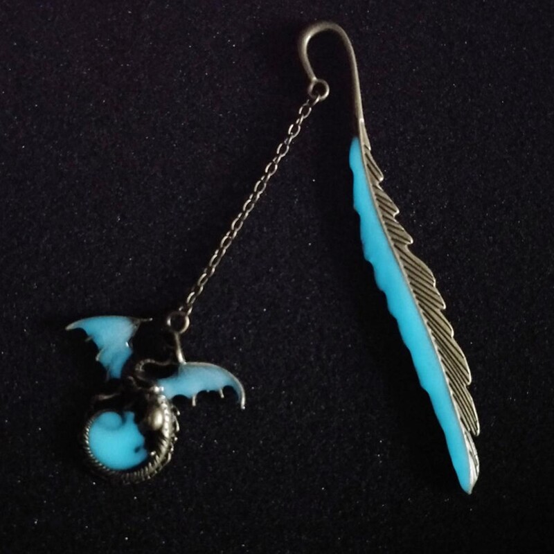 Vintage metallist järjehoidjad Helendav sulgede disain lendava lohega Järjehoidja Armsad loomad Järjehoidja ripats Kirjatarbed