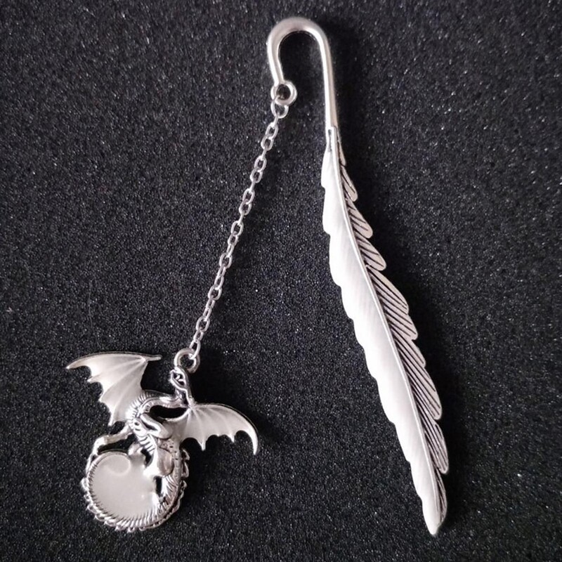 Vintage metallist järjehoidjad Helendav sulgede disain lendava lohega Järjehoidja Armsad loomad Järjehoidja ripats Kirjatarbed