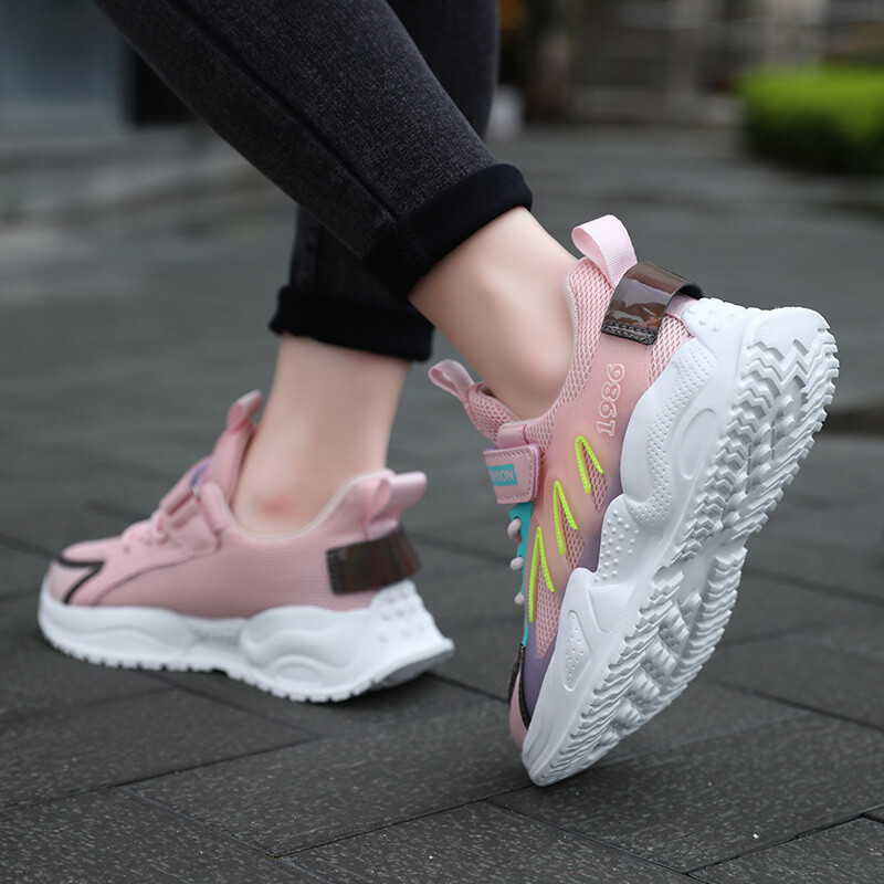 Tüdrukute õhuvõrguga tossud hingavad suvised laste kõndimisvõimalused vabaaja sportlikud jooksuvalgustid teismeliste pehmed lastejalatsid