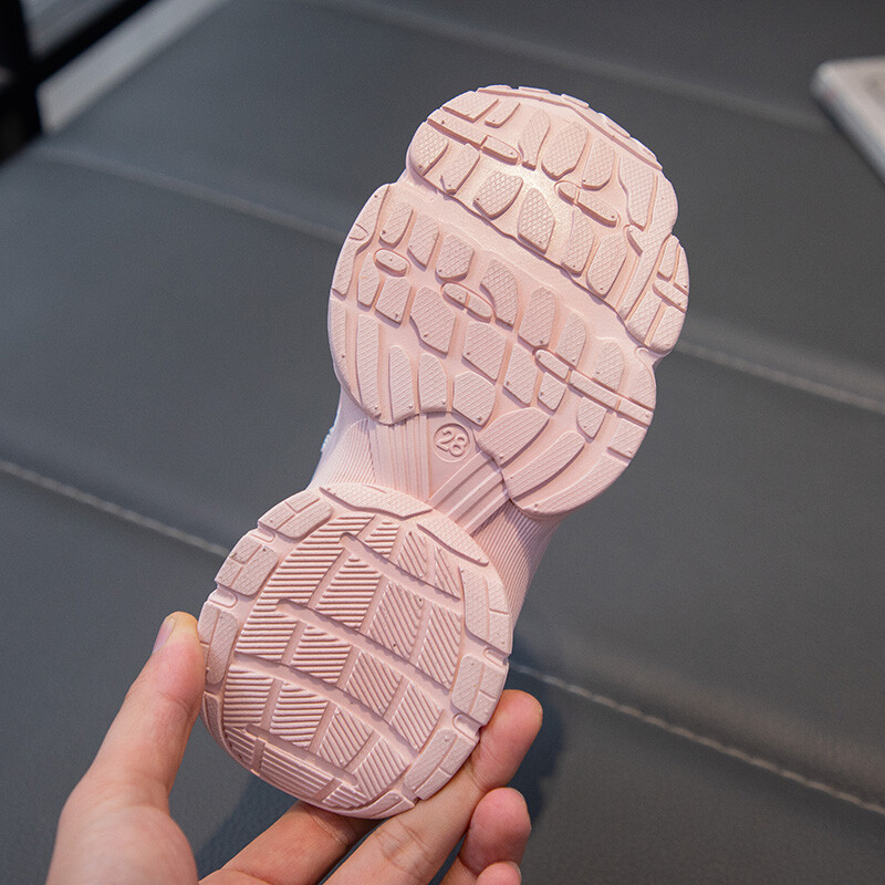 Tüdrukute võrgust hingavad spordijalatsid Suvised Uued LED Laste Armsad Tossud Lastele Pöörake tagumikku vabaajajalatsid Kerged kingad Suurus 26-34