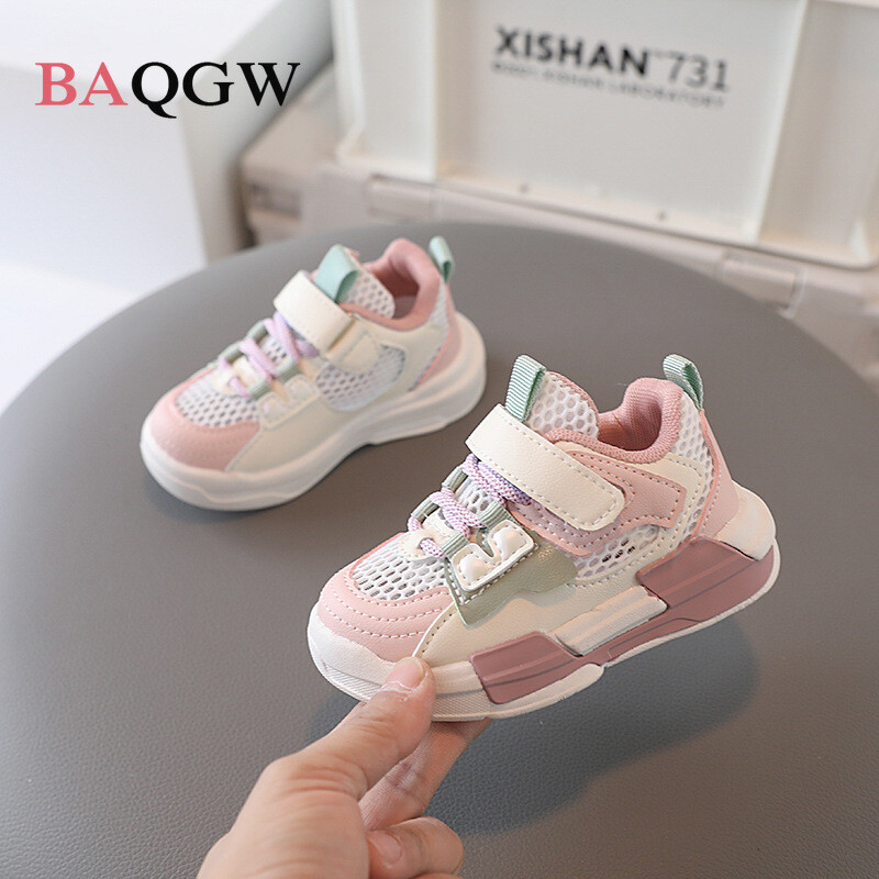 Detské sieťované priedušné tenisky na plochom podpätku na leto 2022, elegantné dizajnérske detské topánky pre chlapcov, sivé tenisky, ružové športové topánky pre dievčatá.