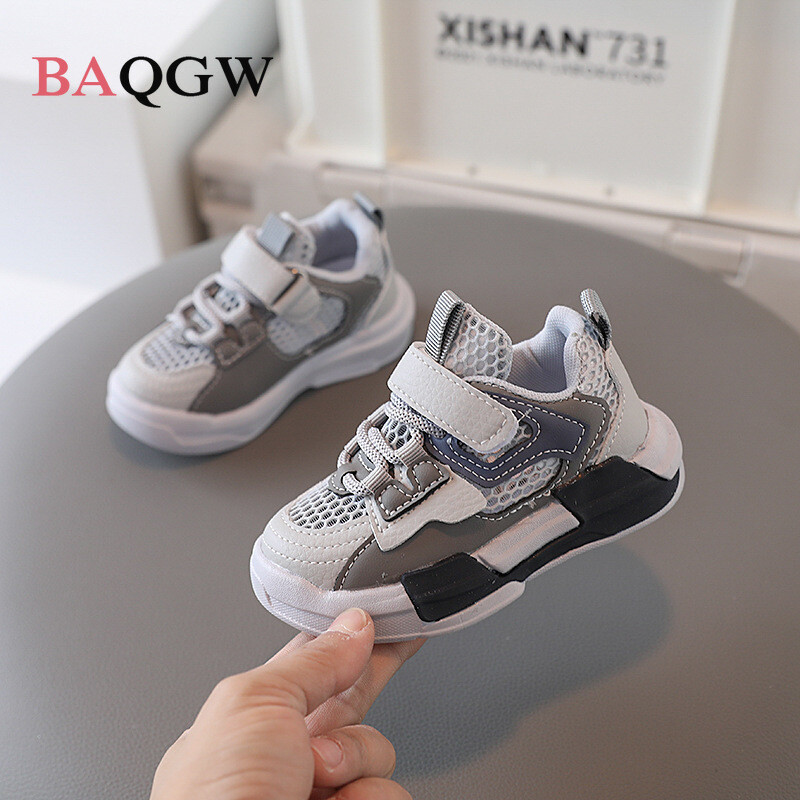 Detské sieťované priedušné tenisky na plochom podpätku na leto 2022, elegantné dizajnérske detské topánky pre chlapcov, sivé tenisky, ružové športové topánky pre dievčatá.