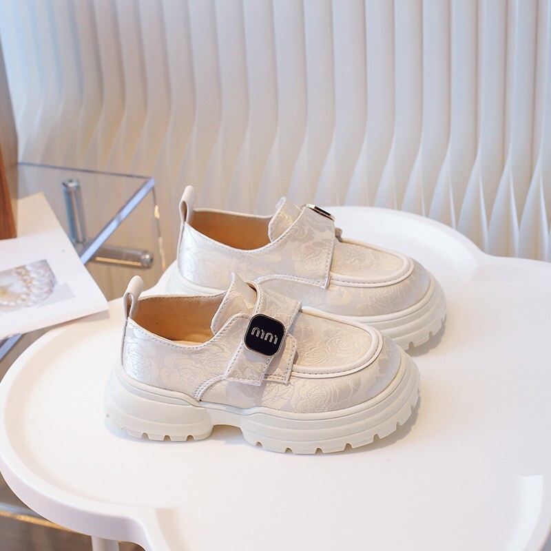 Tikitud Lilled Laste nahast kingad Uus konksu aas libisemisvastased tüdrukud PU nahast kingad Pehmed lastele Moodsad nahast kingad