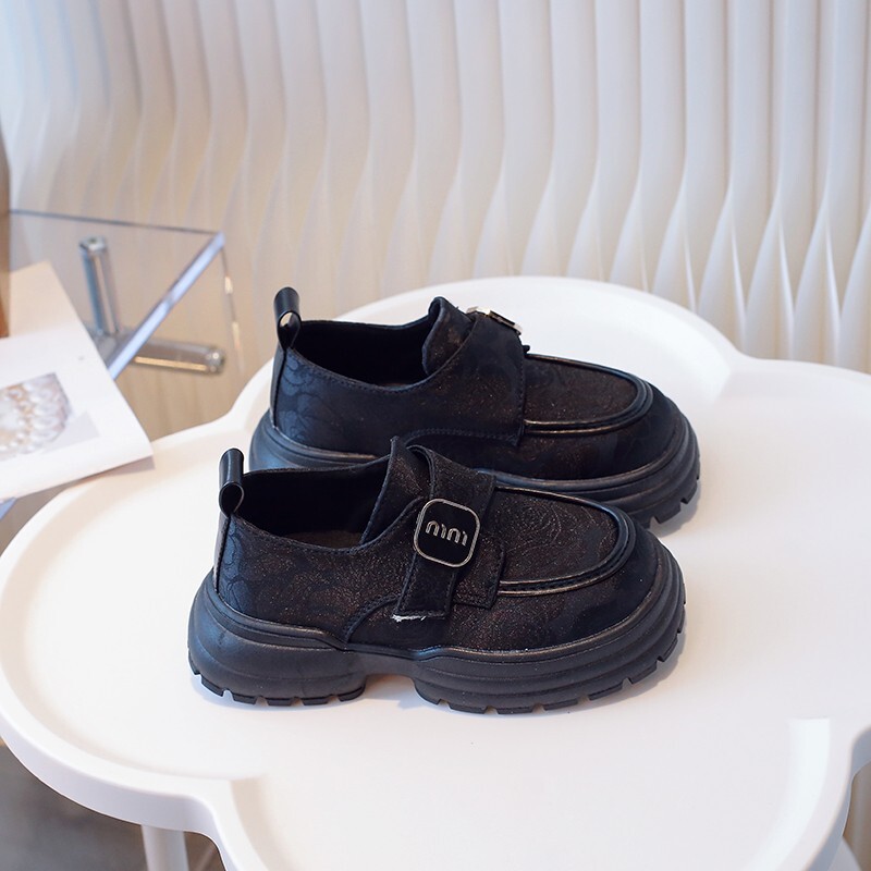 Tikitud Lilled Laste nahast kingad Uus konksu aas libisemisvastased tüdrukud PU nahast kingad Pehmed lastele Moodsad nahast kingad