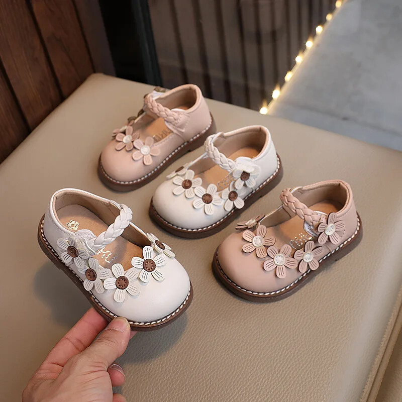Meiteņu jaukās princeses kurpes Bērnu eleganti modes ādas apavi ar ziediem 2024. gada jauni bērnu apavi ar mīksto zoli, plakani apavi ballītēm kāzām