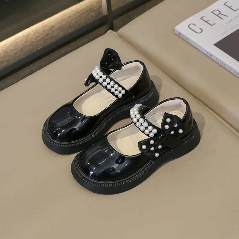 Tüdrukute nahast kingad läikivad pärlid 2024, uued pehmed ümara varbaga, lihtsad, libisemiskindlad lastemood, mitmekülgsed pehmed printsessikingad.