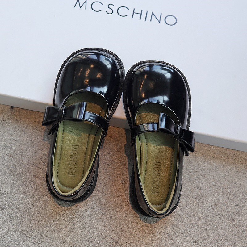 2024. aasta uued moodsad läikivast nahast kingad tüdrukutele Briti stiilis Bowknot vabaaja korterid, laste printsessikingad Laste madalad jalavarjud