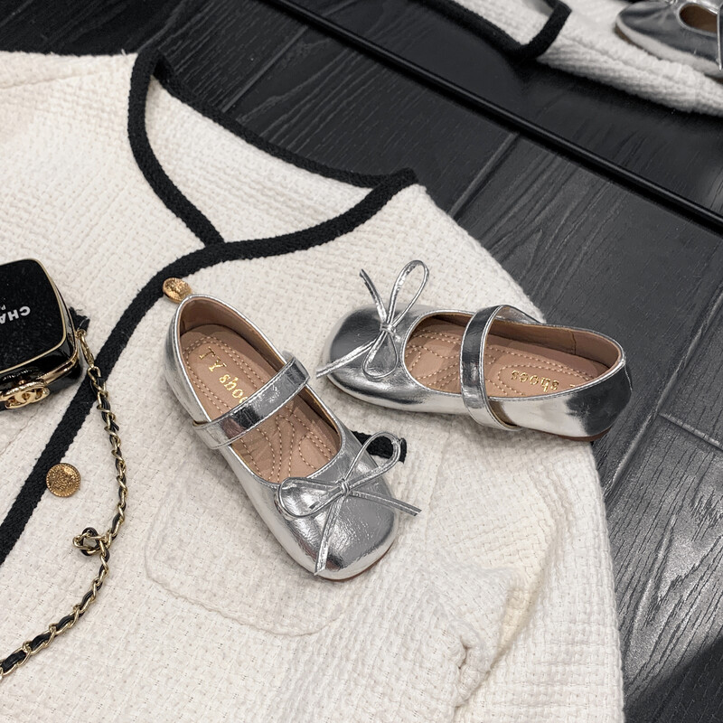 Zlatne/srebrne kožne cipele za djevojčice s protukliznom mekom donjom mašnom Jesenske cipele za slobodno vrijeme od PU ležerne kože za djevojčice Sandalias De Mujer