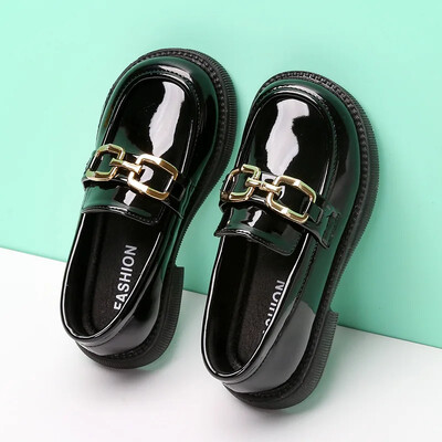 Кожени обувки за момичета 2024 Пролет Нова детска мода британски стил Ежедневни класически мокасини с катарама Черни лъскави дишащи приплъзващи се обувки