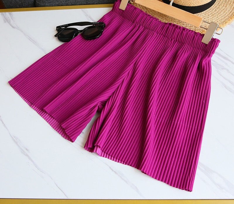 Plisirane kratke hlače Ženske proljeće ljeto 2024. Nove ležerne petokrake hlače visokog struka Široke tanke univerzalne ravne hlače širokih nogavica