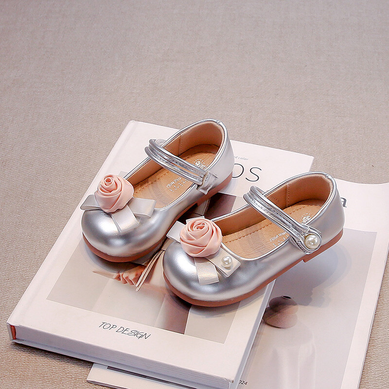 Tüdrukute nahast kingad Four Seasons Lilled Tüdrukute Mary Jane`i kingad 2–12-aastased hõbedased madala suuga laste kingad