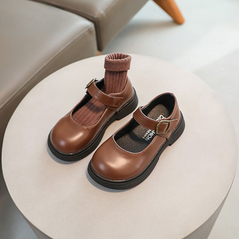 Lastele Moodsad Tüdrukute Nahast kingad Mitmekülgsed Pehmed 2024 Uued kevad- ja sügismustad Ühendkuningriigi vormirõivad koolikingad ümara ninaga pruun PU