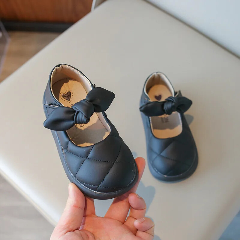 Tüdrukute nahast kingad 2024 kevad-sügis beebitüdrukute kingad 1-2 aastased ühevärvilised pehme tallaga libisemisvastased laste kingad